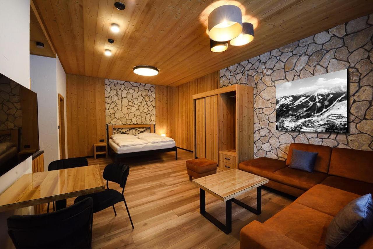 Apartmany Demaenovka เดมานอฟสกา โดลินา ภายนอก รูปภาพ