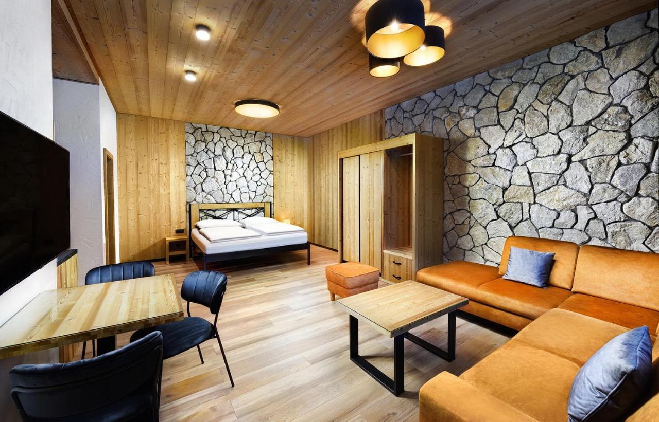 Apartmany Demaenovka เดมานอฟสกา โดลินา ภายนอก รูปภาพ