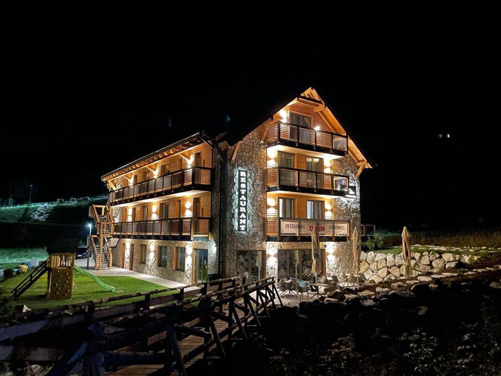 Apartmany Demaenovka เดมานอฟสกา โดลินา ภายนอก รูปภาพ